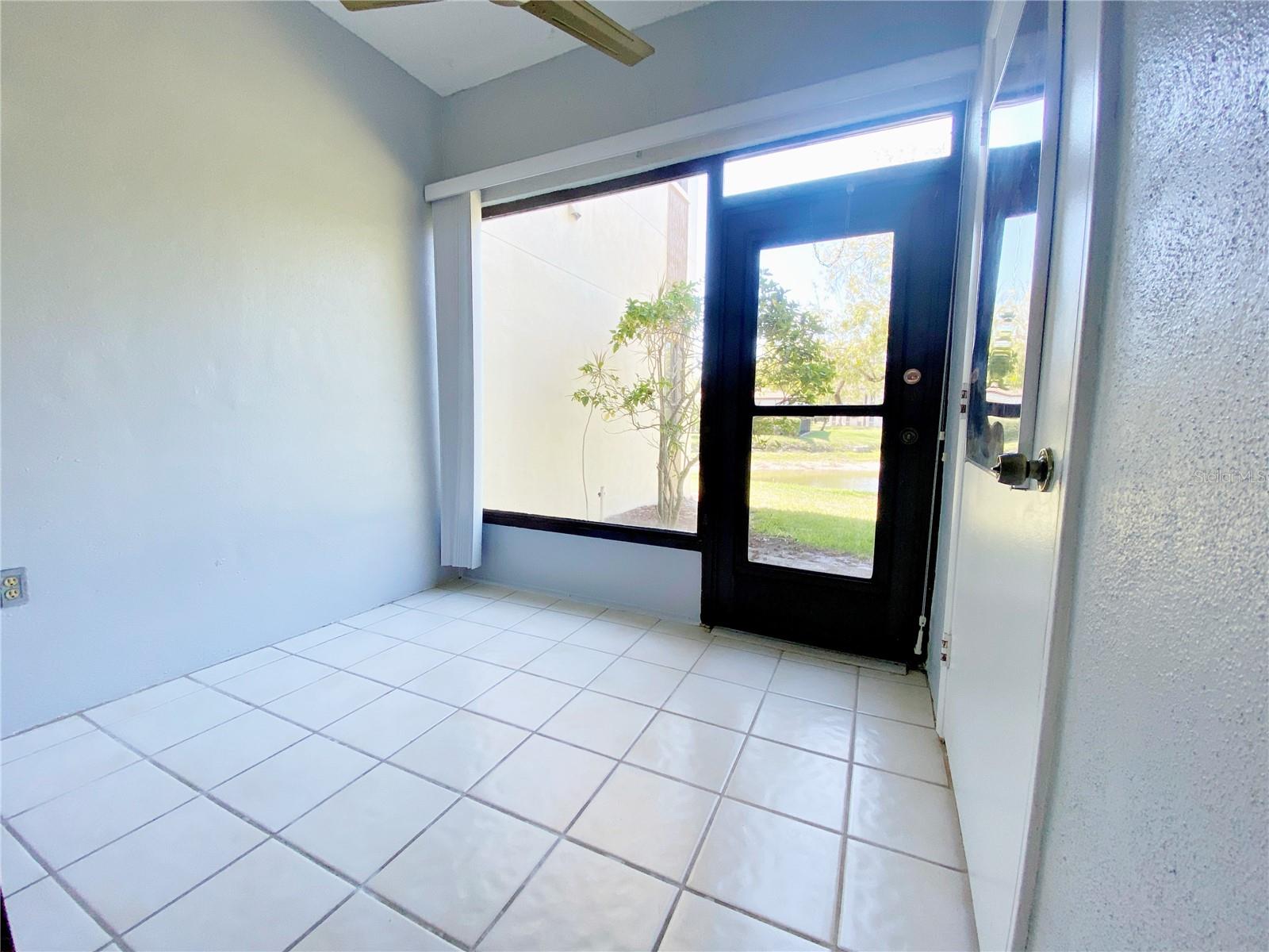 LANDINGS CONDO THE - Residential