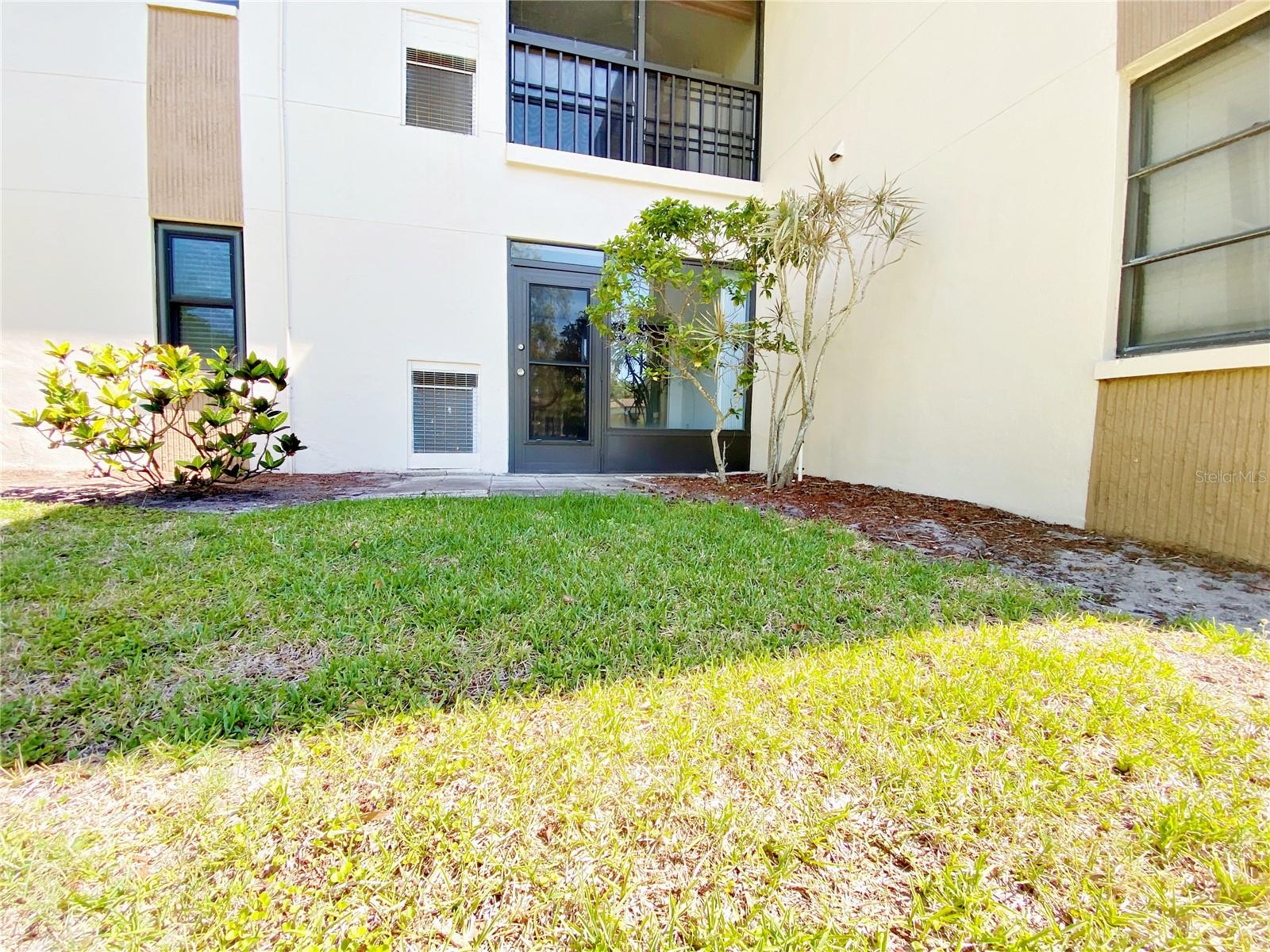 LANDINGS CONDO THE - Residential
