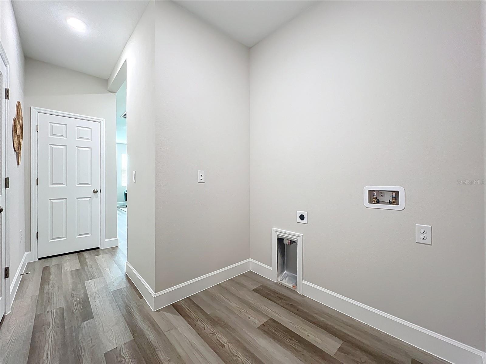 1586 - PORT CHARLOTTE SUB 32 - Residential