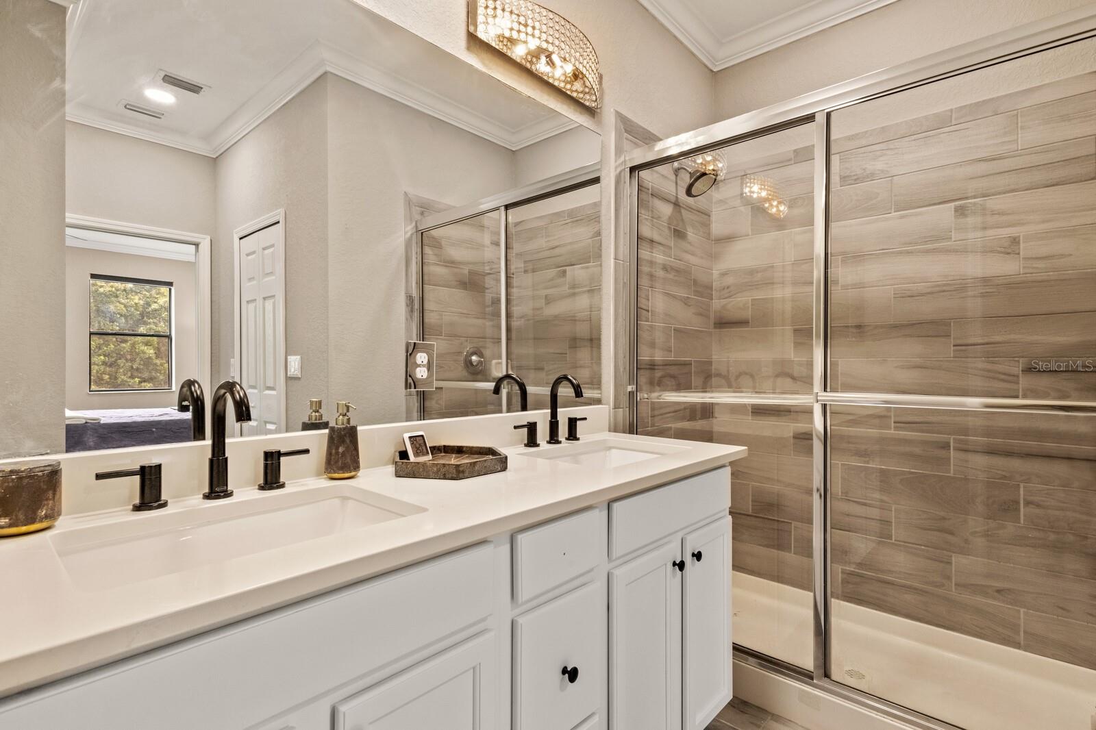 TOWNHOMES AT REGATTA LANDING - Residential Lease