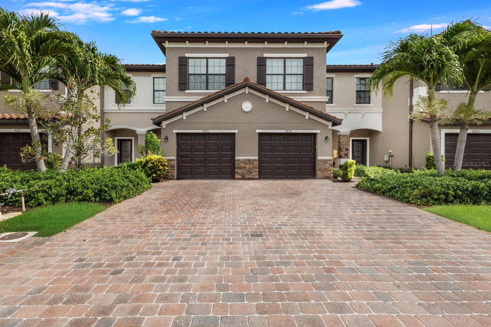 TOWNHOMES AT REGATTA LANDING - Residential Lease