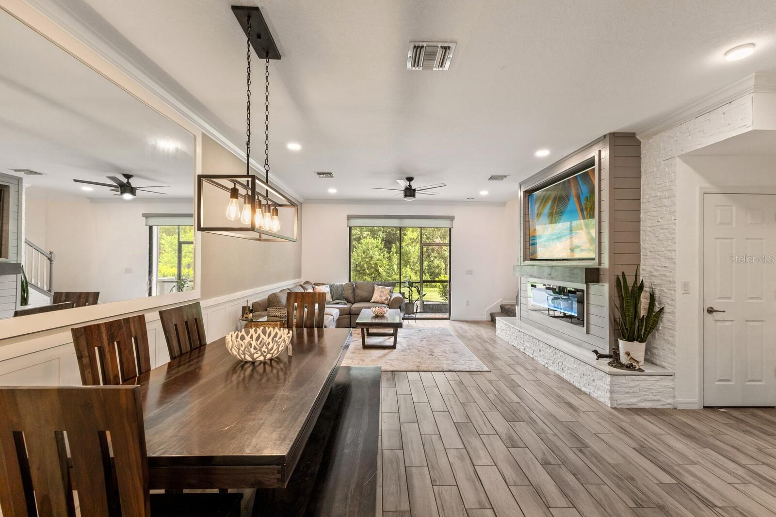 TOWNHOMES AT REGATTA LANDING - Residential Lease