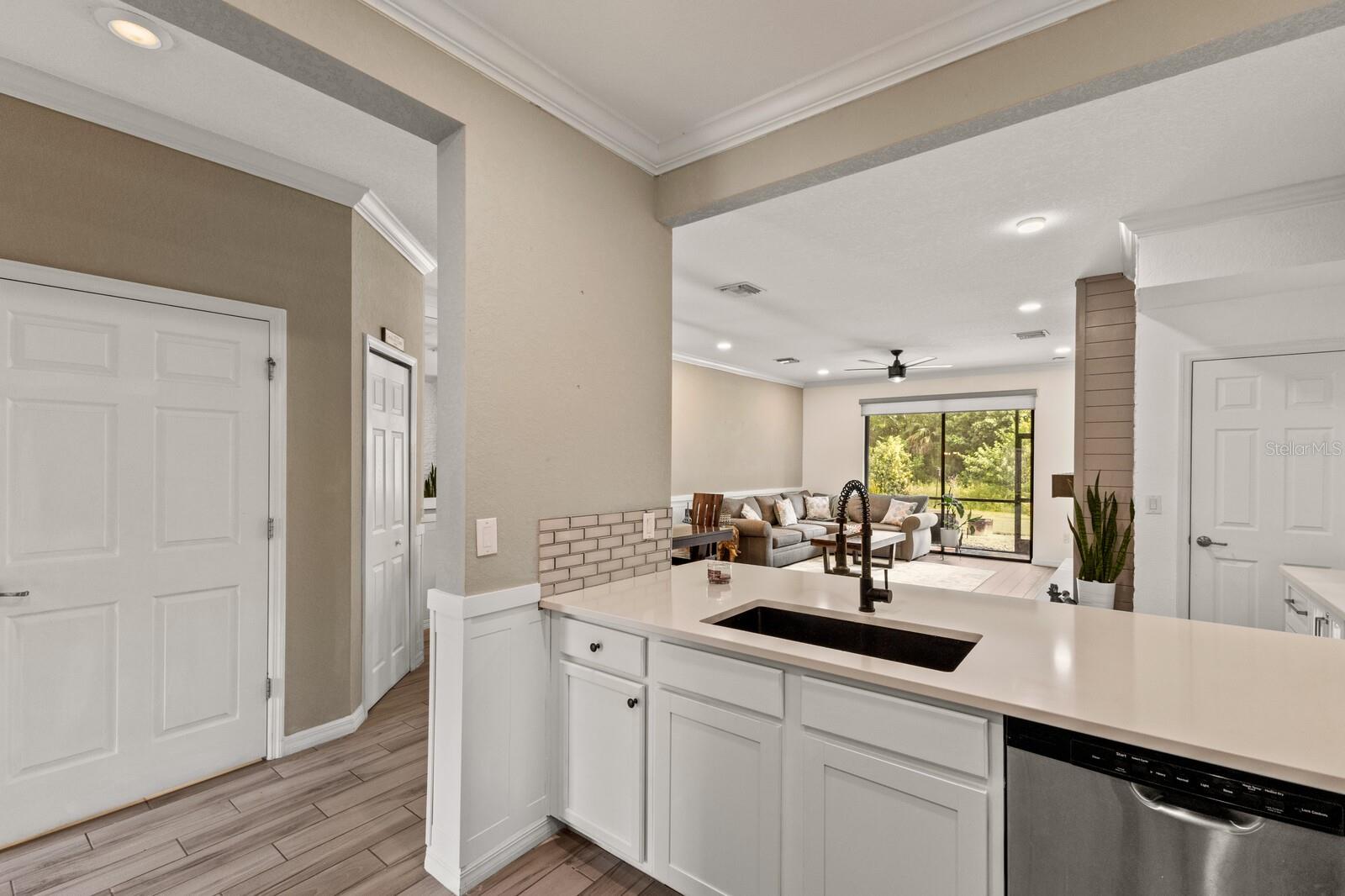 TOWNHOMES AT REGATTA LANDING - Residential Lease