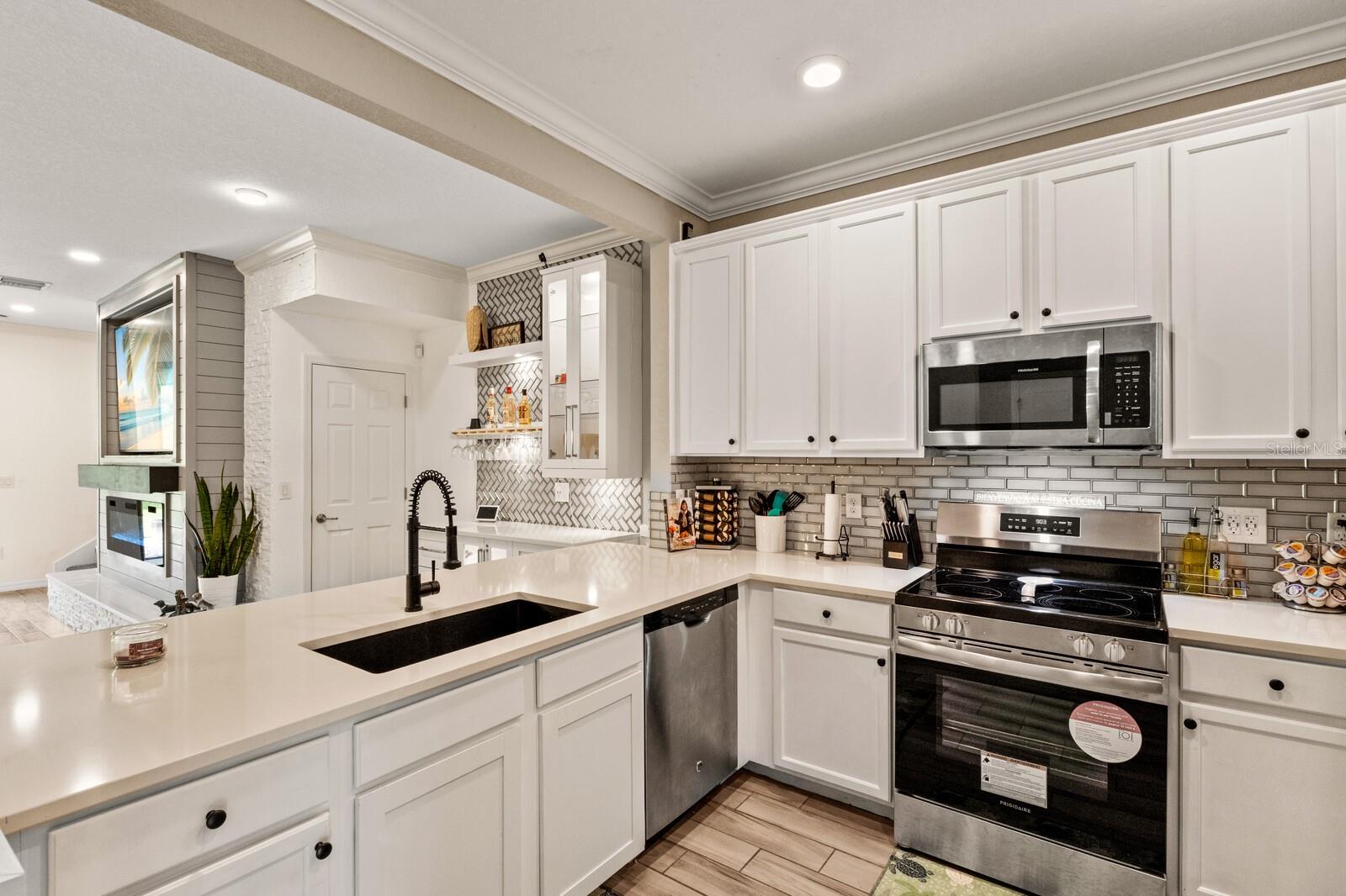 TOWNHOMES AT REGATTA LANDING - Residential Lease