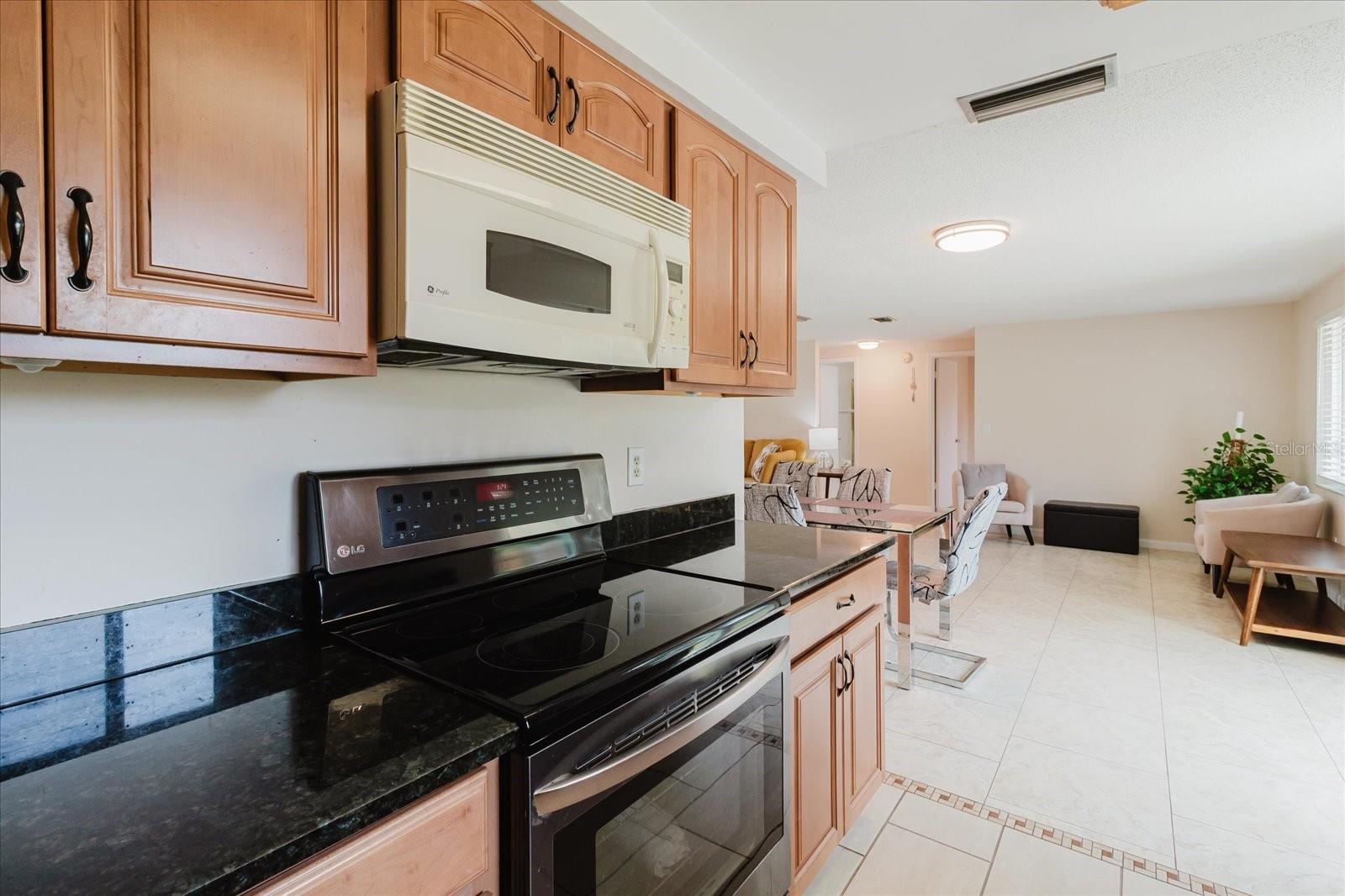BRANDON VALRICO HILLS ESTATES SUB - Residential
