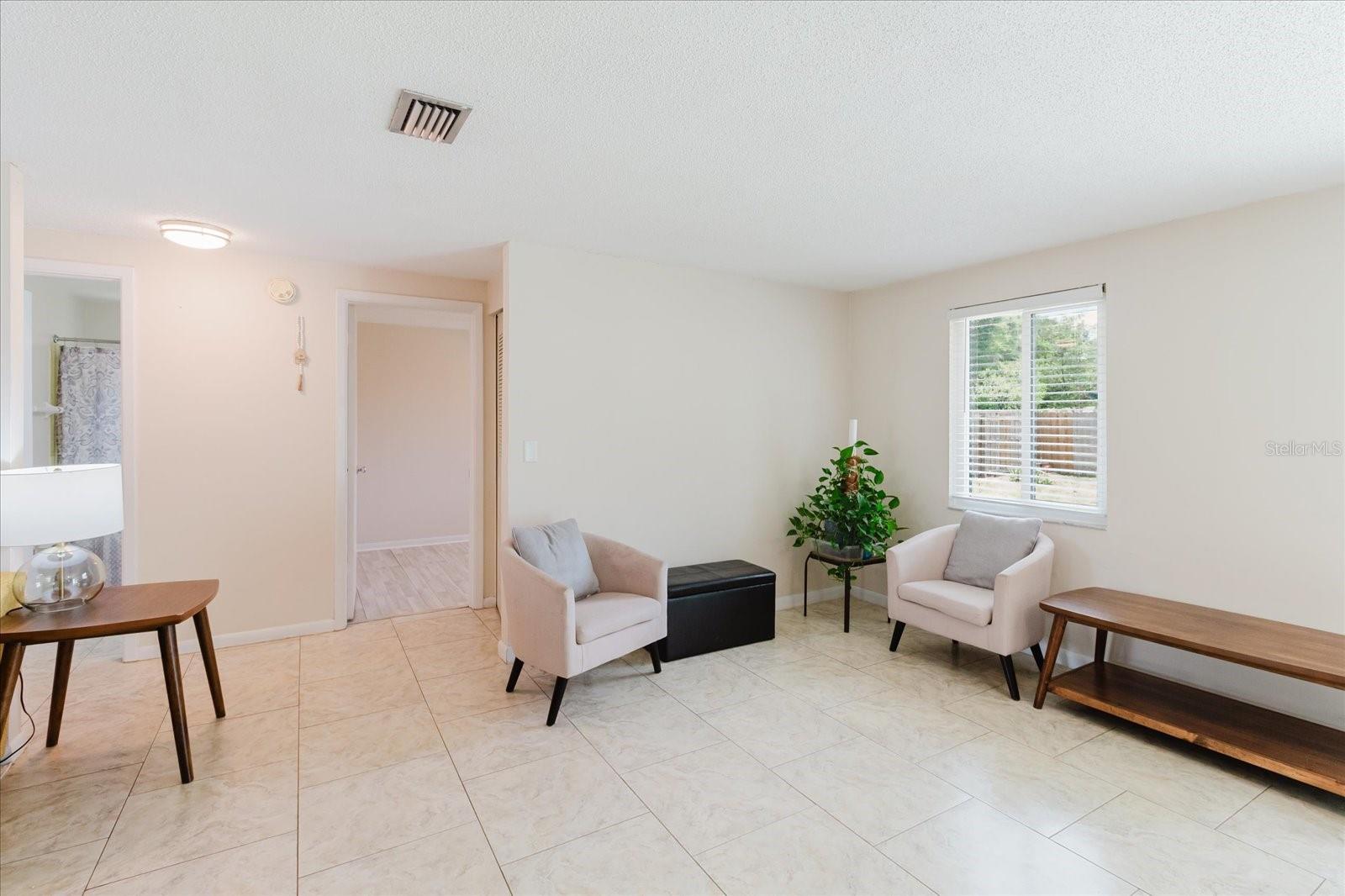BRANDON VALRICO HILLS ESTATES SUB - Residential