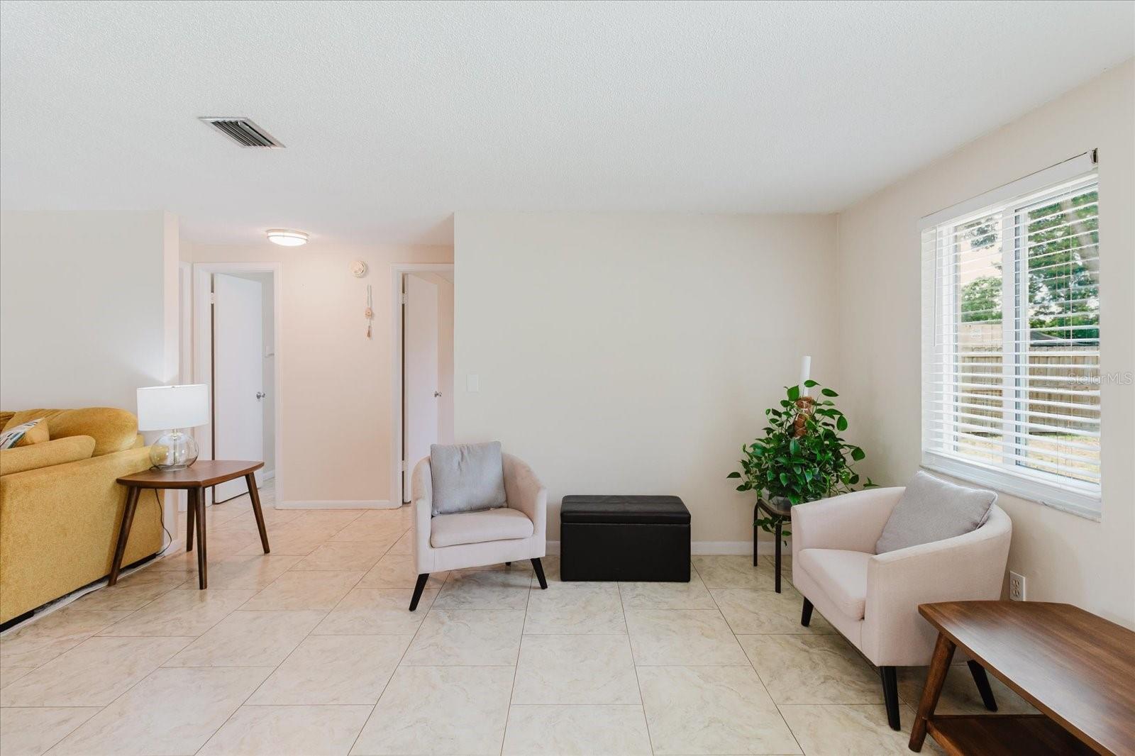 BRANDON VALRICO HILLS ESTATES SUB - Residential