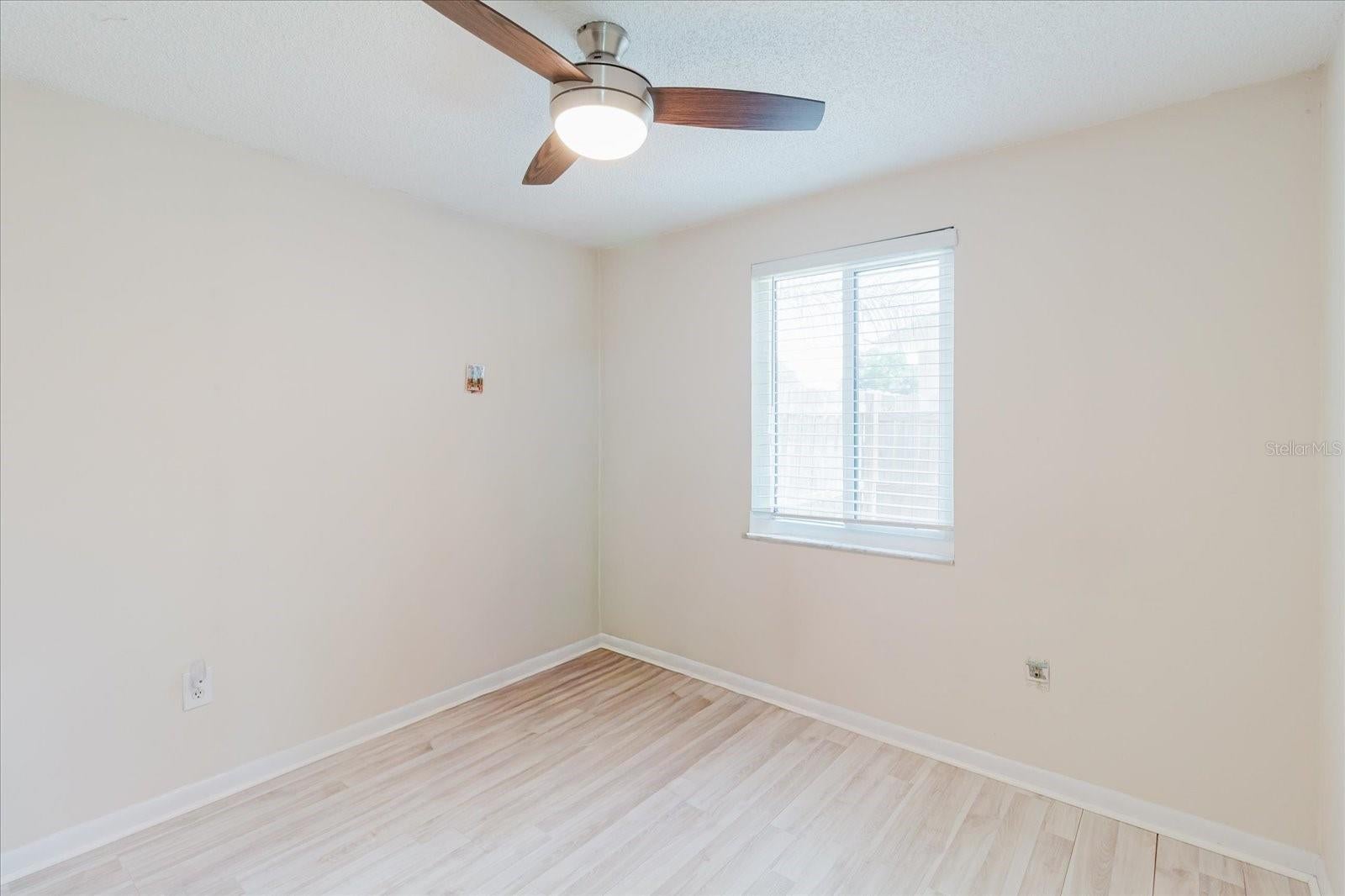 BRANDON VALRICO HILLS ESTATES SUB - Residential