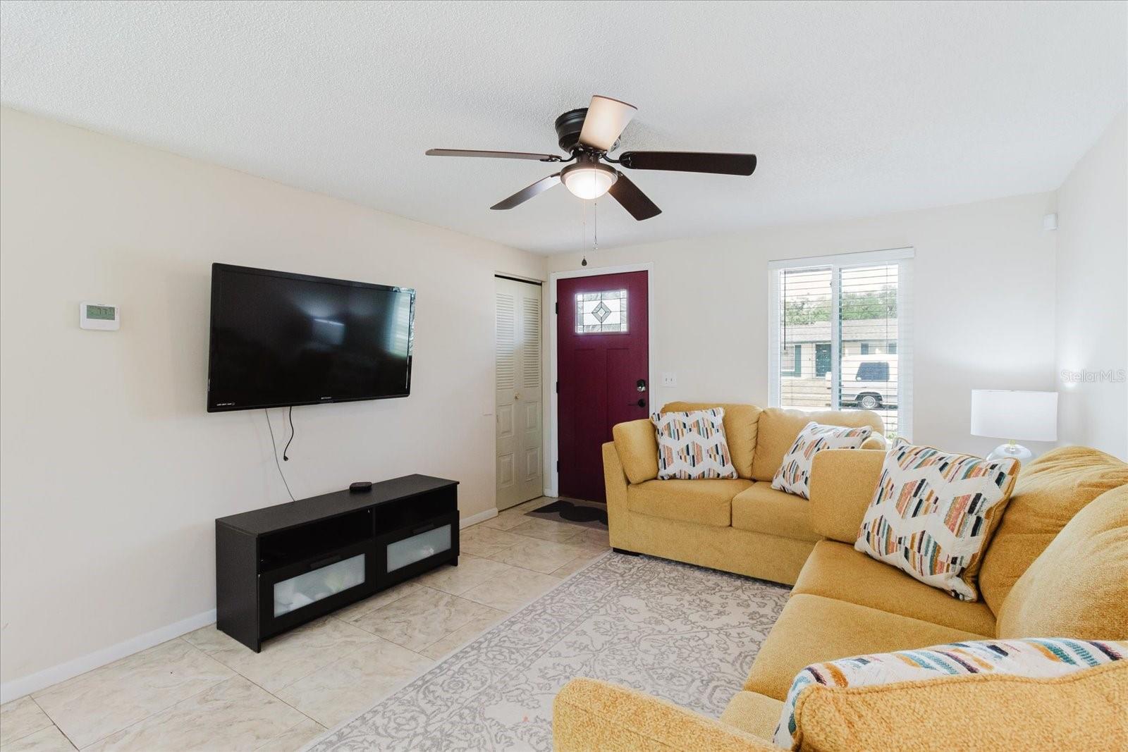 BRANDON VALRICO HILLS ESTATES SUB - Residential