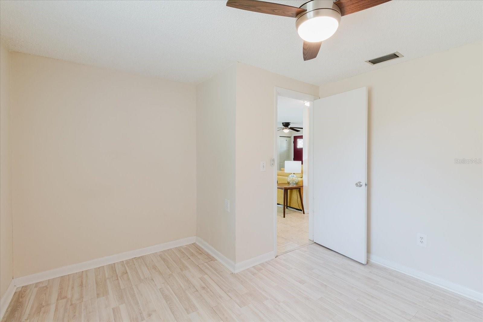 BRANDON VALRICO HILLS ESTATES SUB - Residential