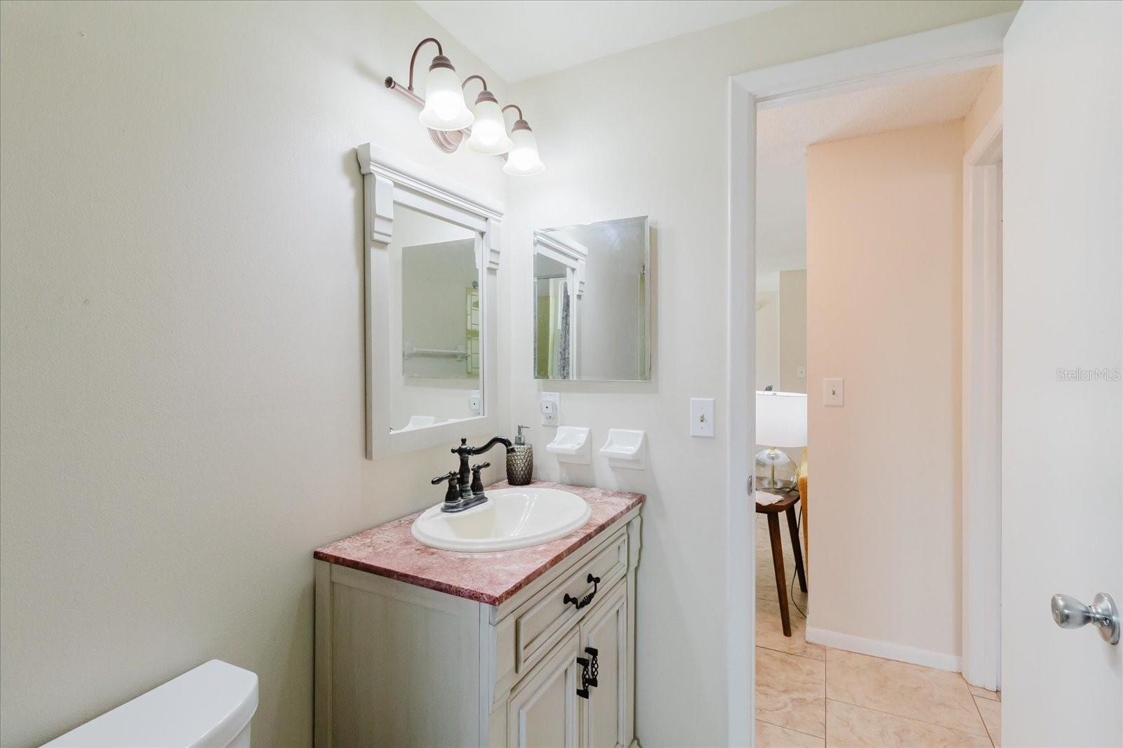 BRANDON VALRICO HILLS ESTATES SUB - Residential