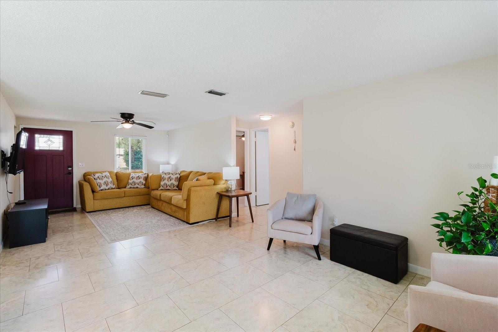 BRANDON VALRICO HILLS ESTATES SUB - Residential