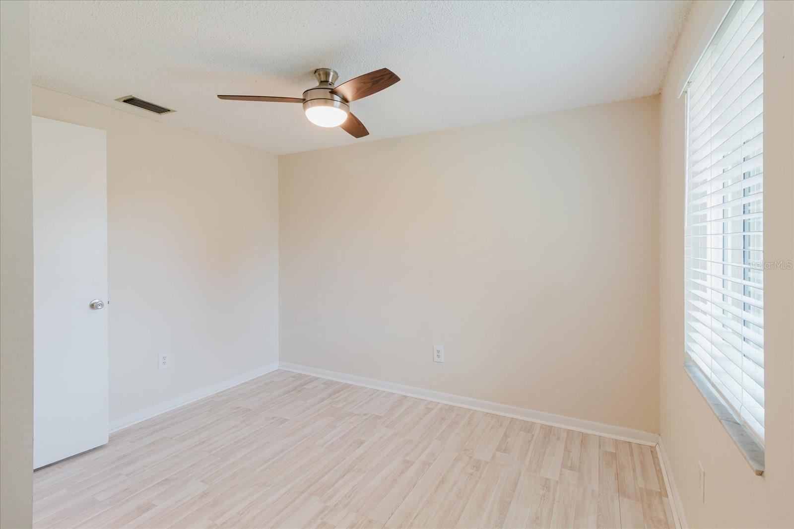 BRANDON VALRICO HILLS ESTATES SUB - Residential