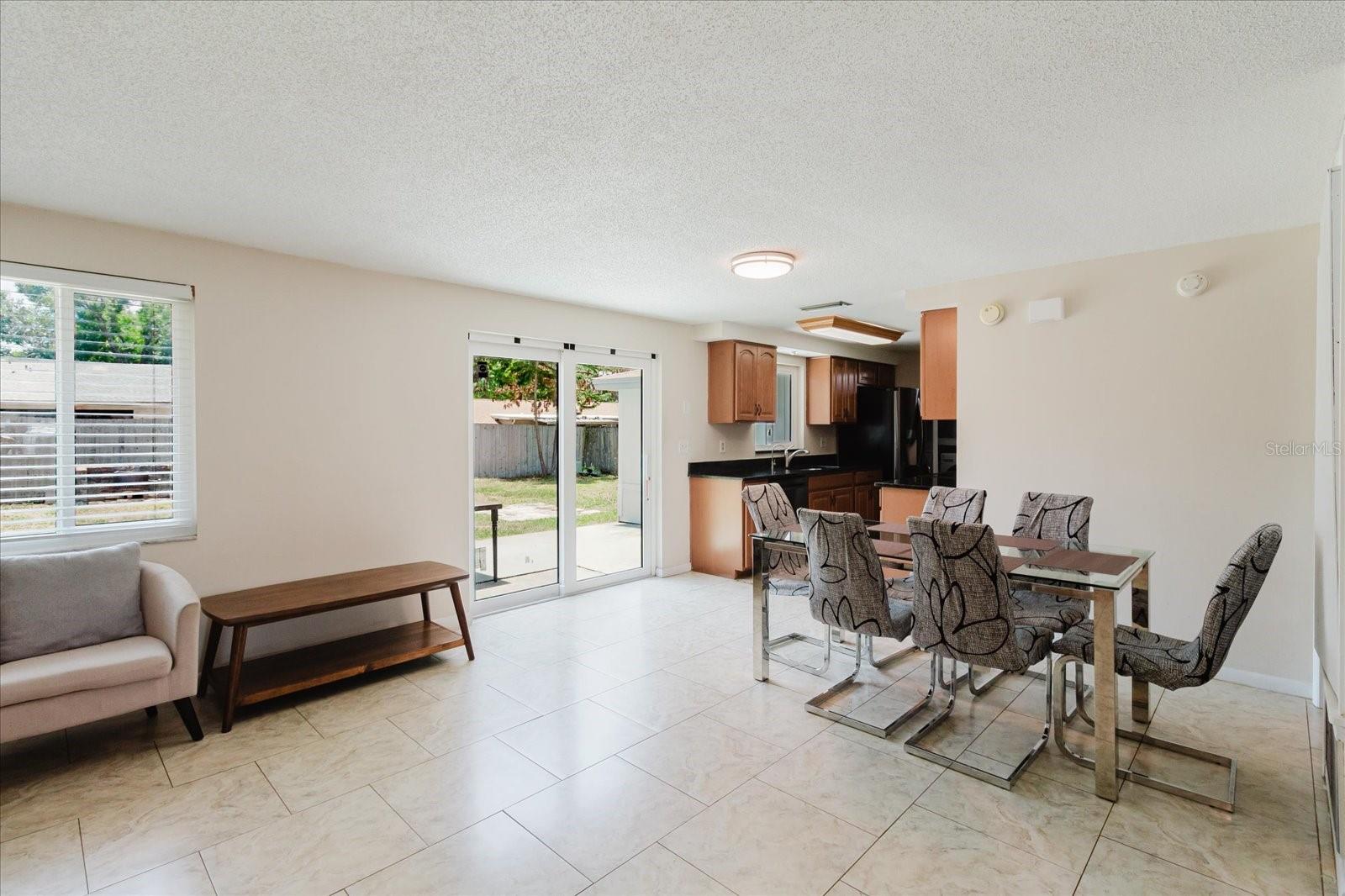 BRANDON VALRICO HILLS ESTATES SUB - Residential