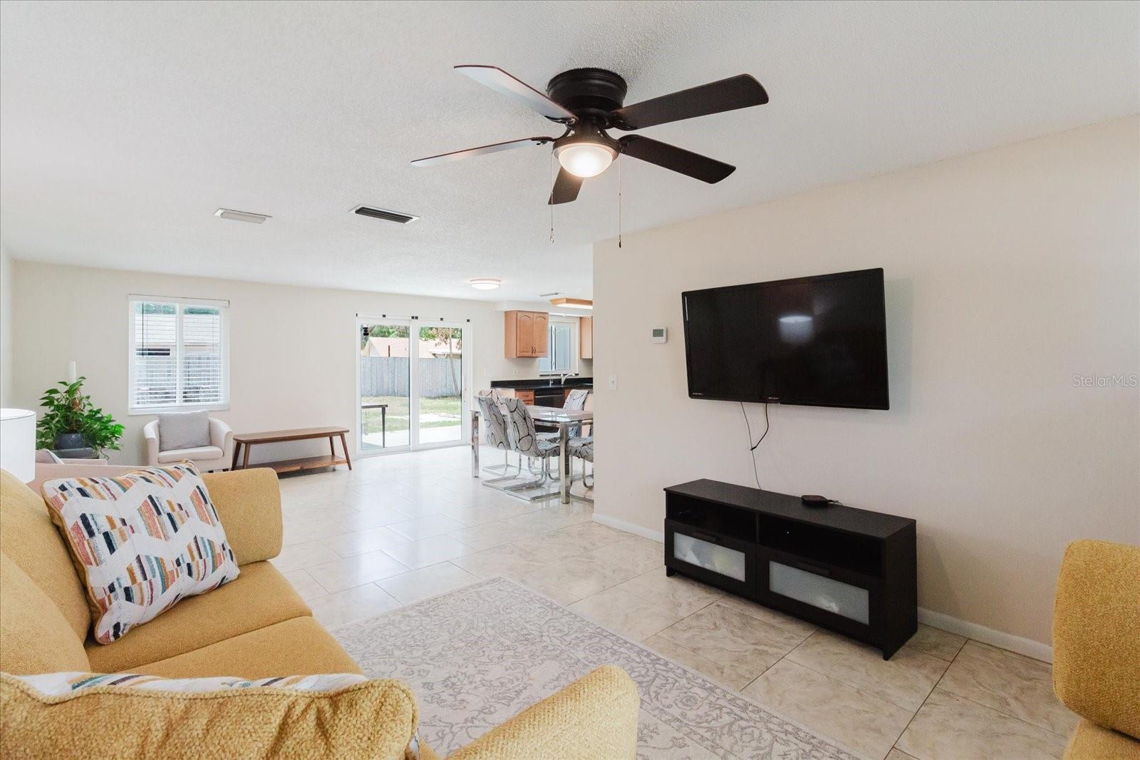BRANDON VALRICO HILLS ESTATES SUB - Residential