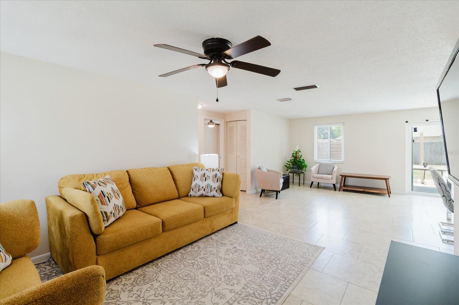 BRANDON VALRICO HILLS ESTATES SUB - Residential