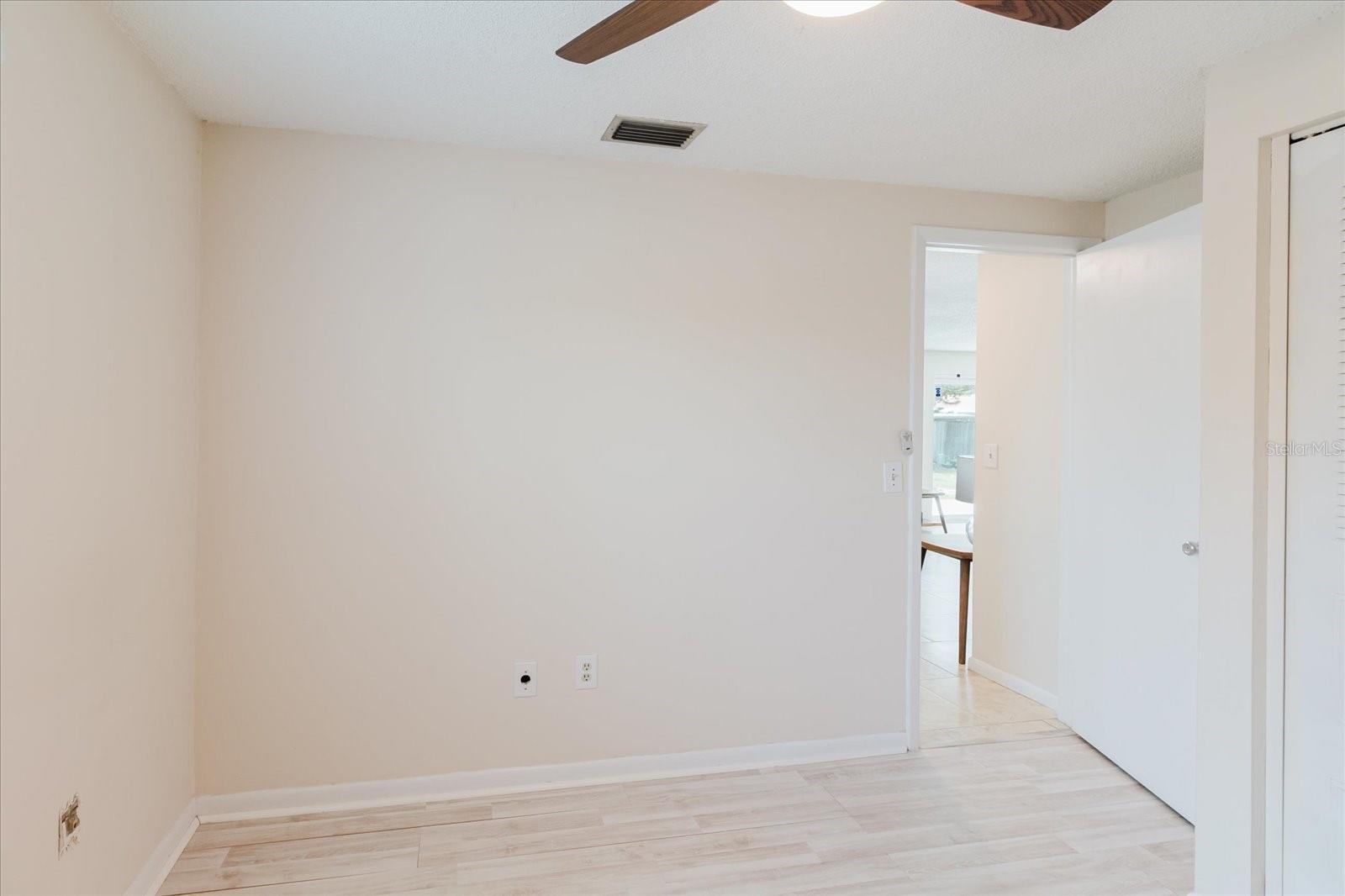 BRANDON VALRICO HILLS ESTATES SUB - Residential