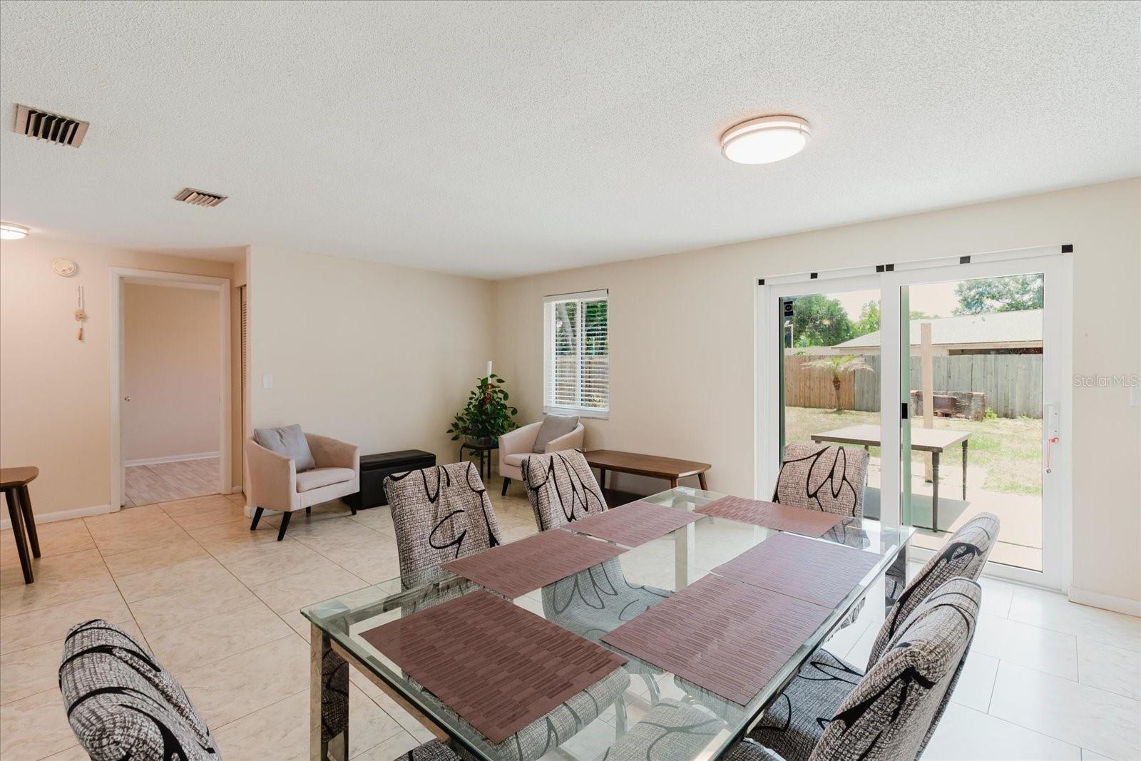 BRANDON VALRICO HILLS ESTATES SUB - Residential