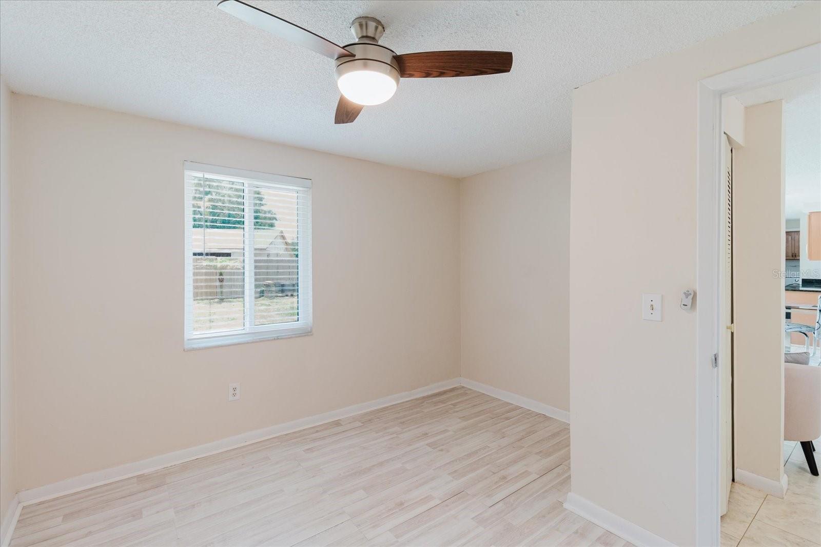 BRANDON VALRICO HILLS ESTATES SUB - Residential