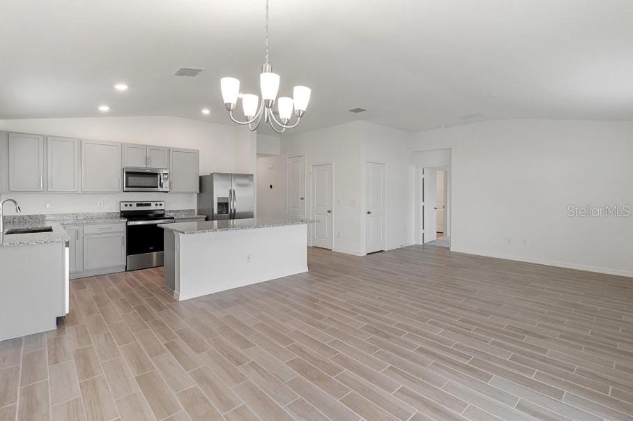 LAKE LUCERNE II - Residential Lease