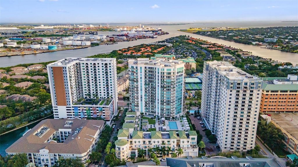 Photo of 450 Knights Run Avenue #414, Tampa, FL 33602 (MLS # TB8433294)