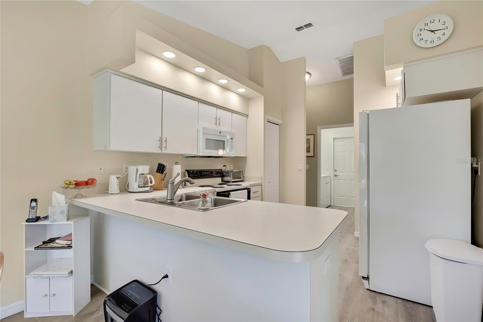 REGENCY OAKS - Residential