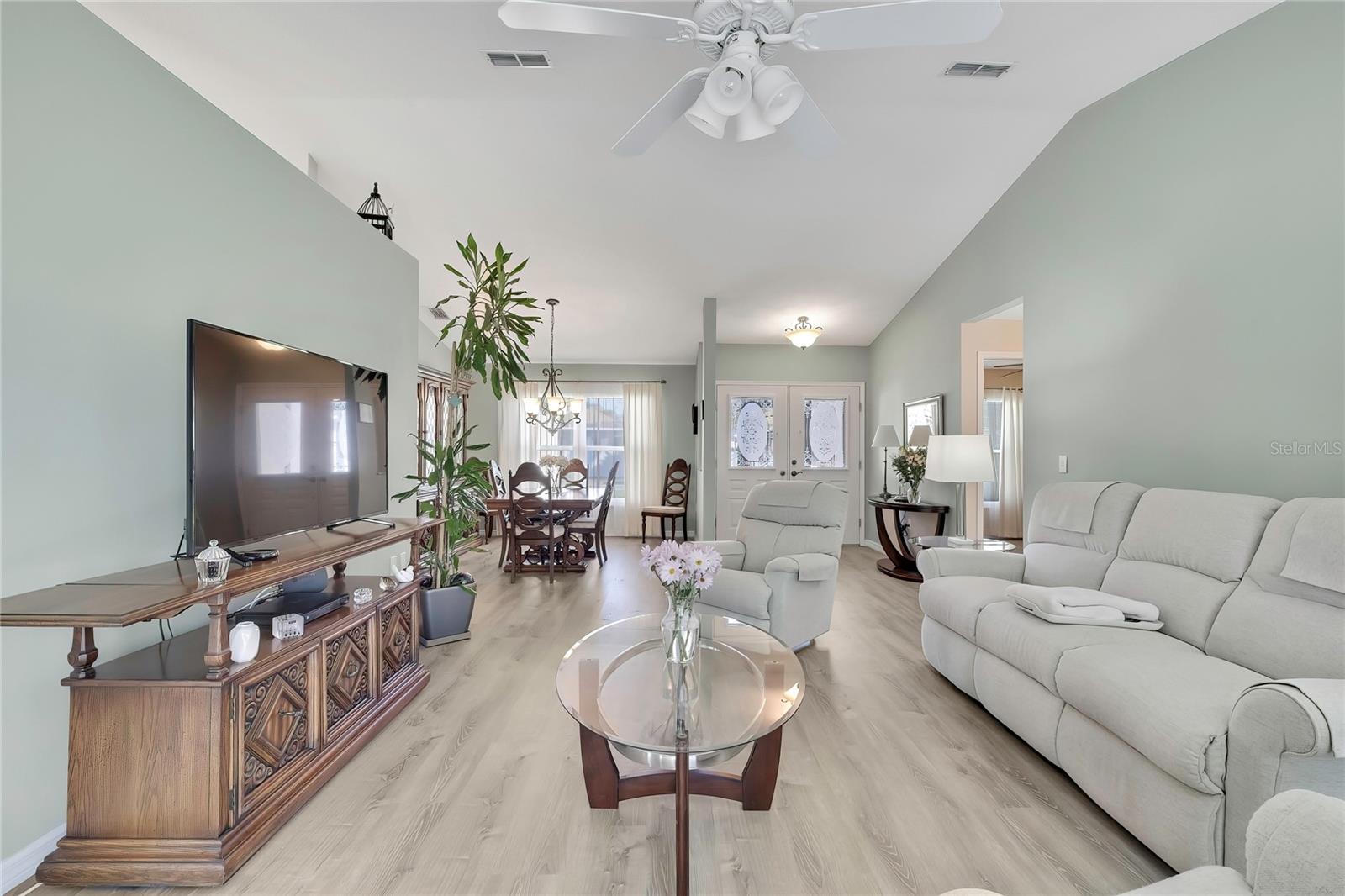 REGENCY OAKS - Residential