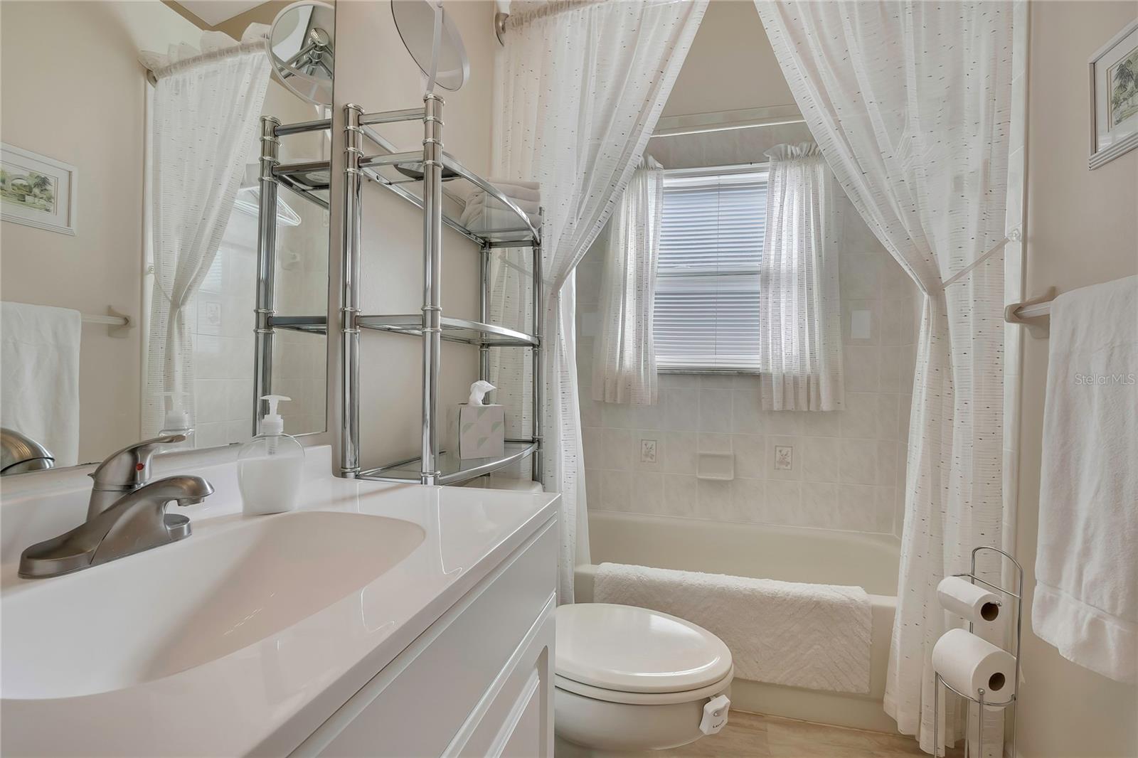 REGENCY OAKS - Residential