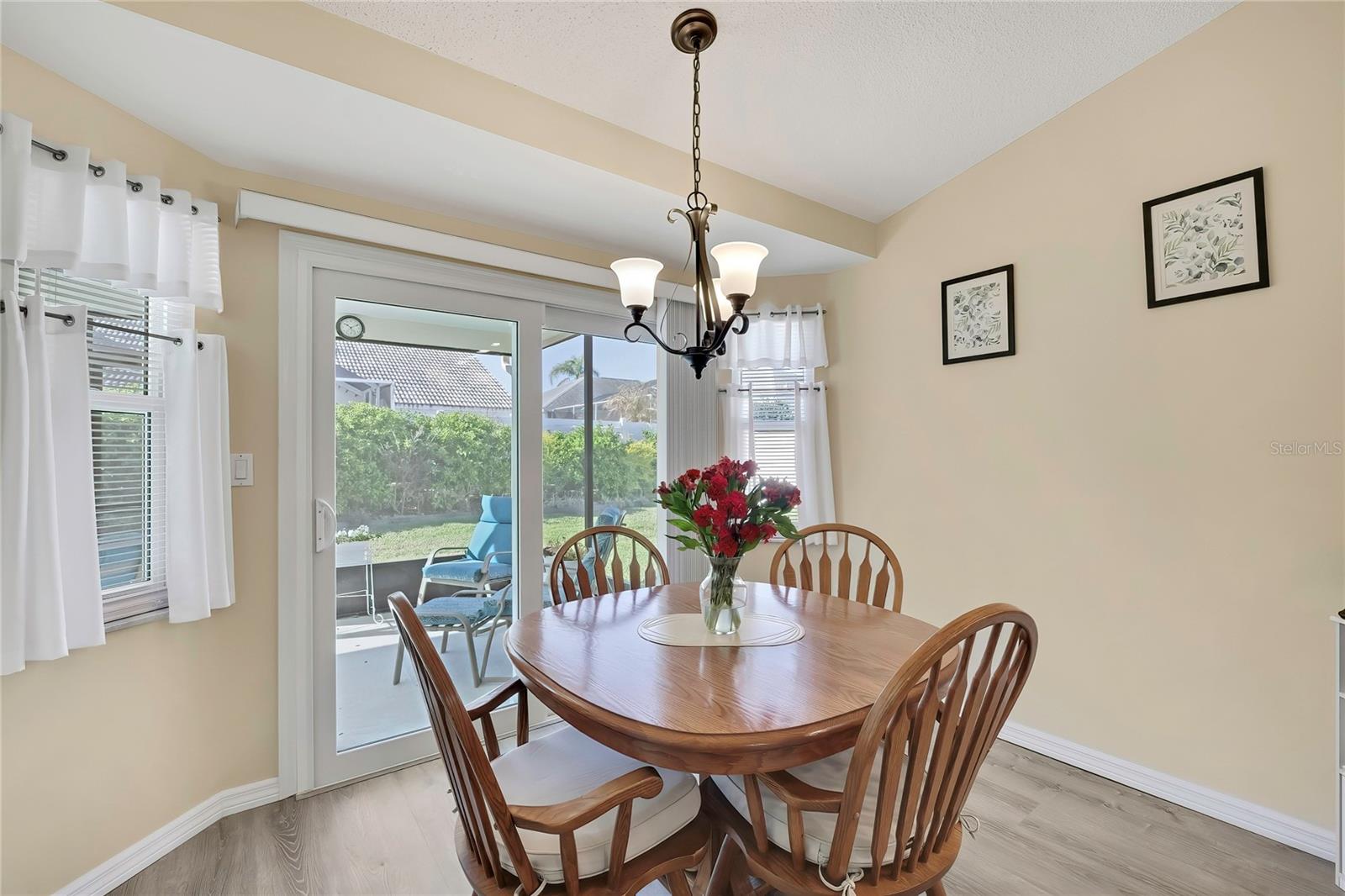 REGENCY OAKS - Residential