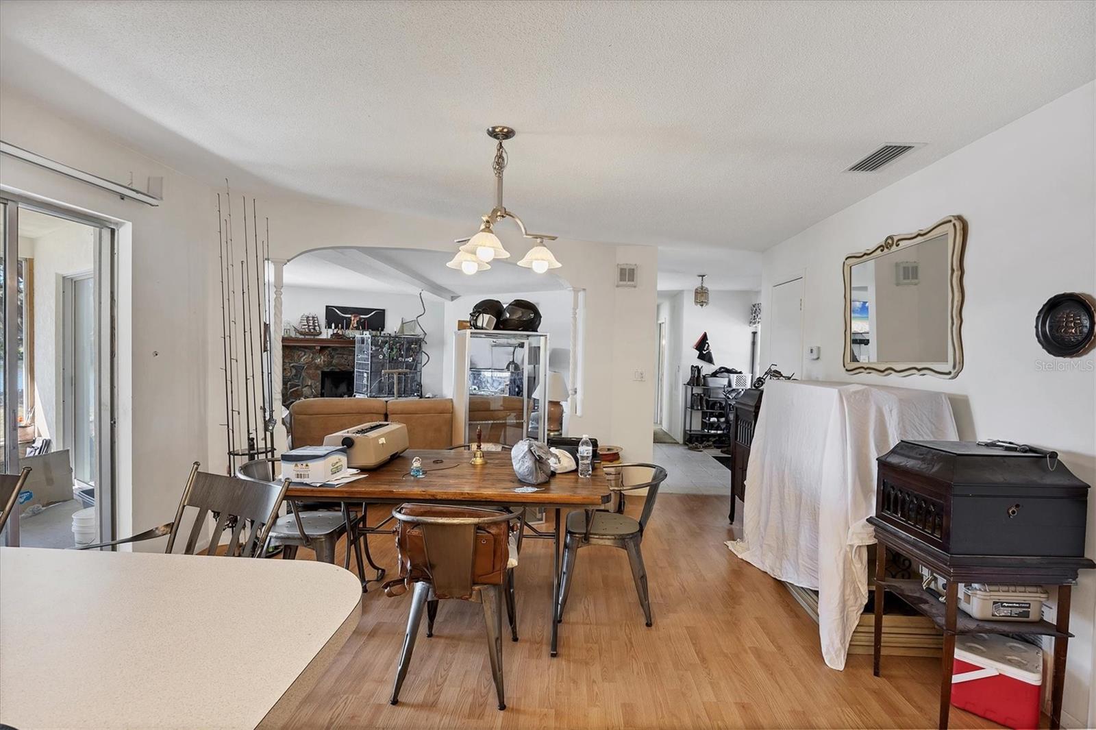 DE SOTO LAKES - Residential