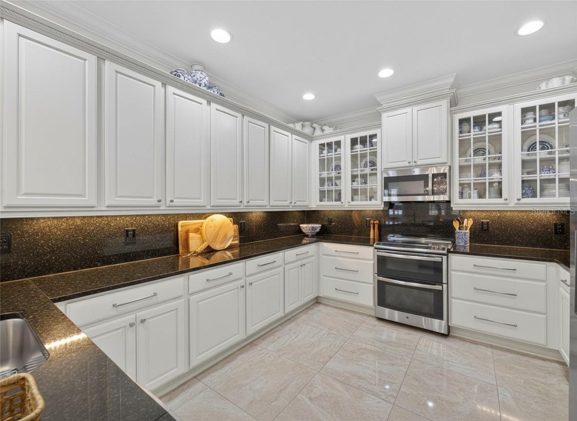 SUN CITY CENTER UNIT 274 & 2 - Residential