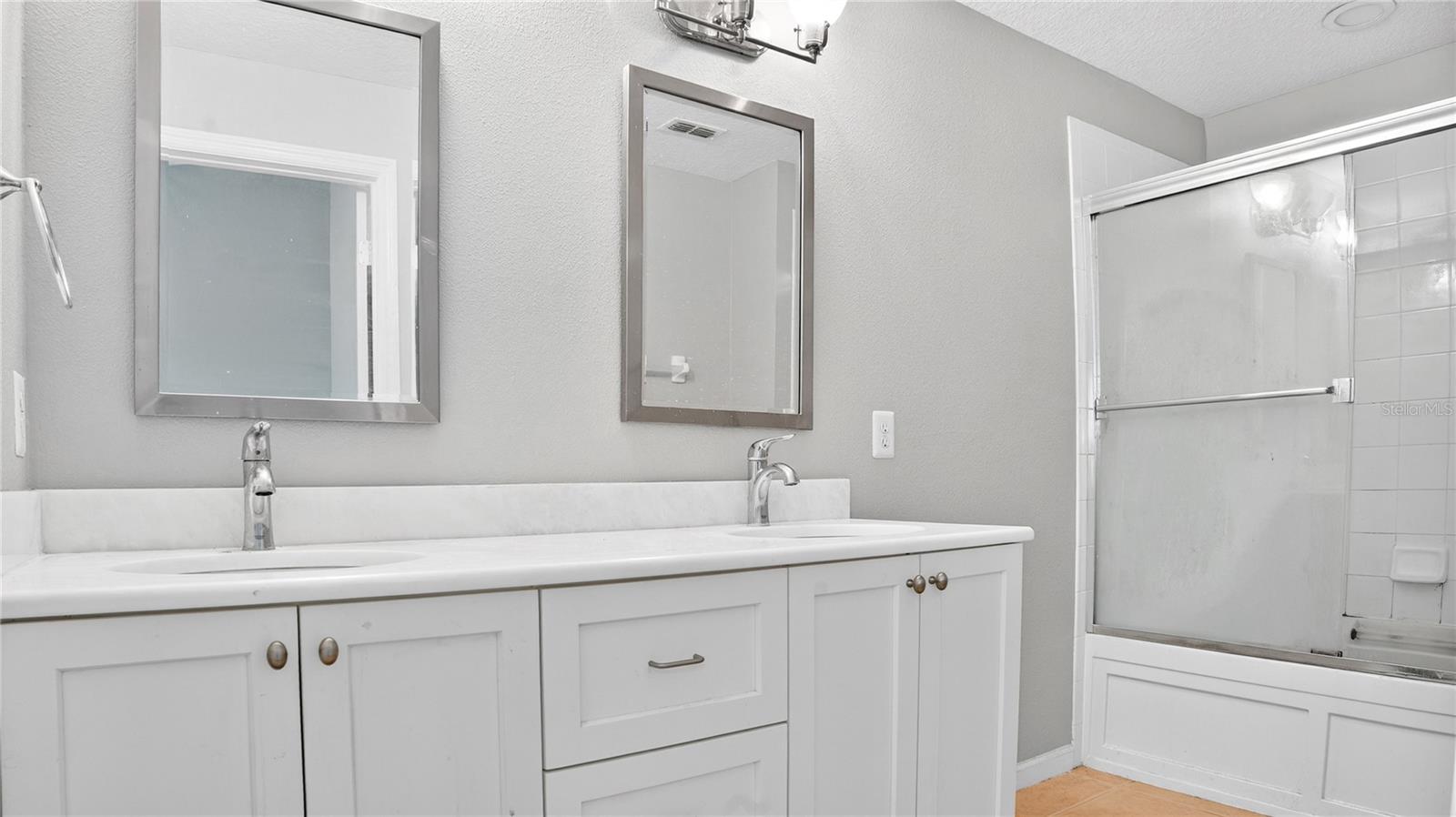 VISTAS AT LAKE HOWELL - Residential