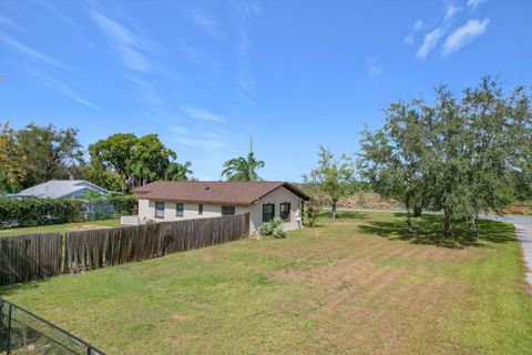 A home in EUSTIS