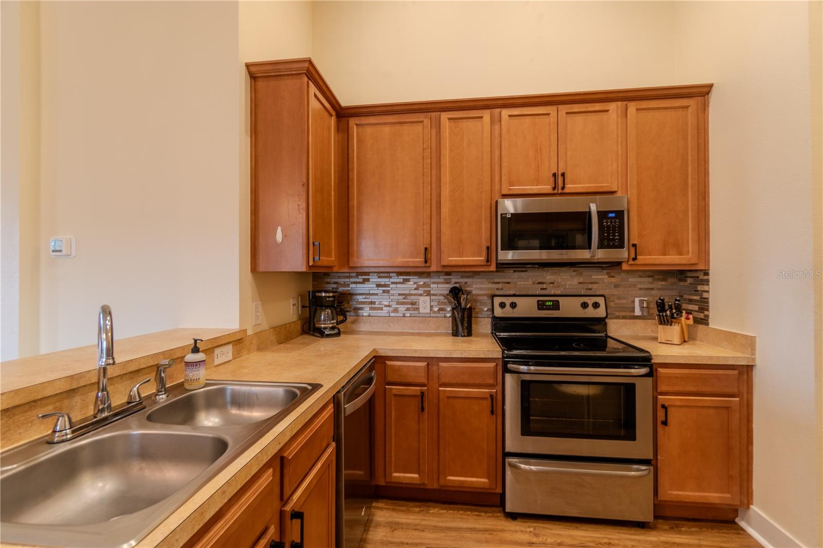 PRAIRIE LAKE RESERVE A B B2 E G - Residential