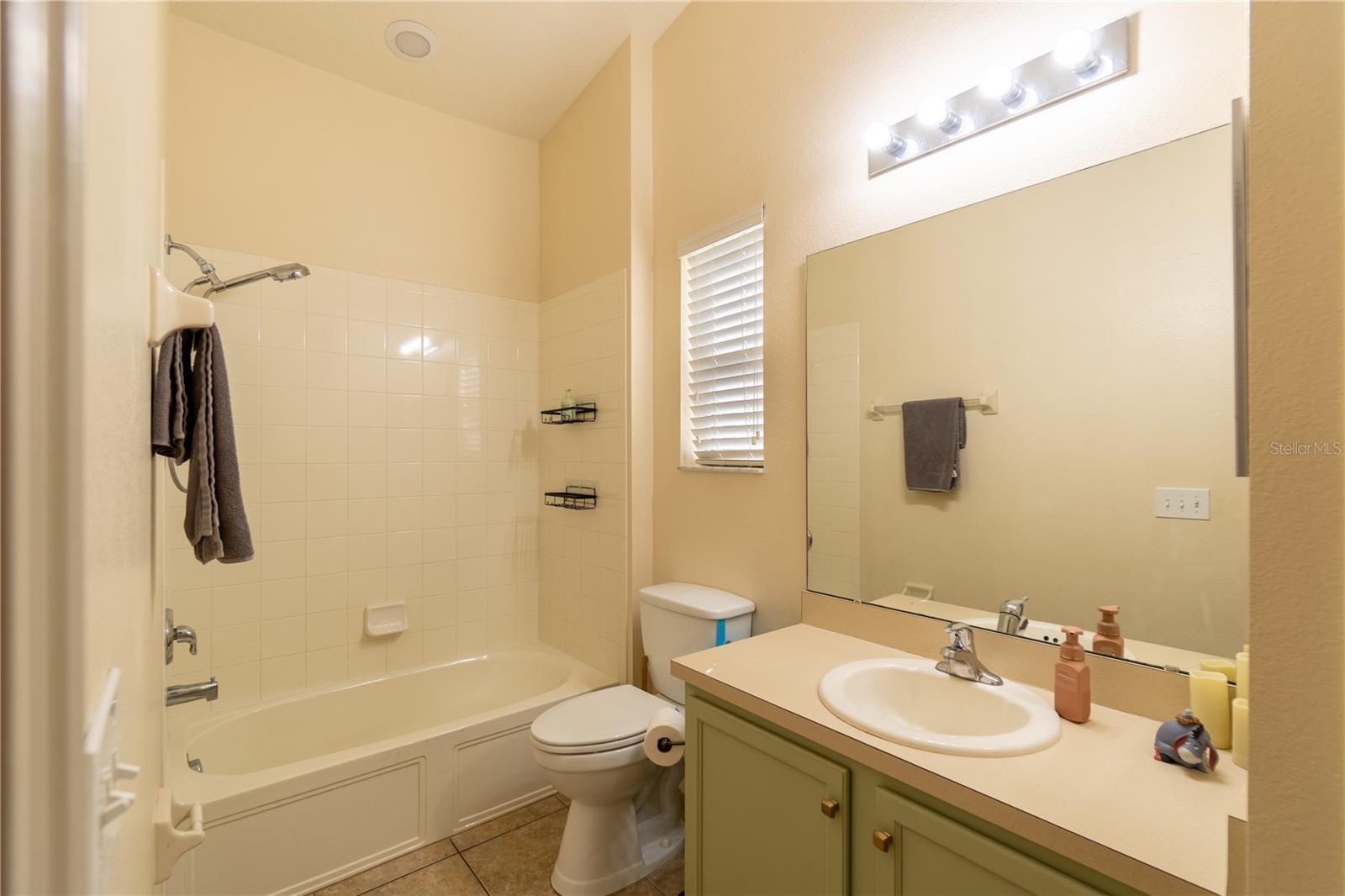 PRAIRIE LAKE RESERVE A B B2 E G - Residential