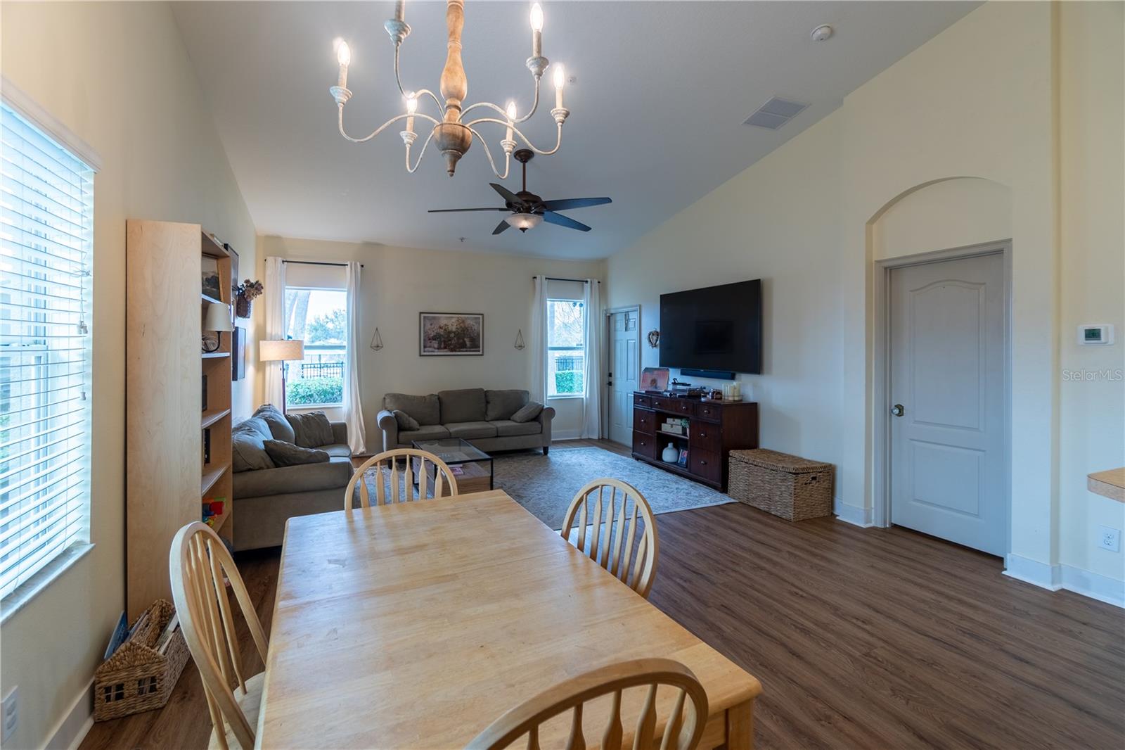 2116 SWITCH GRASS CIRCLE