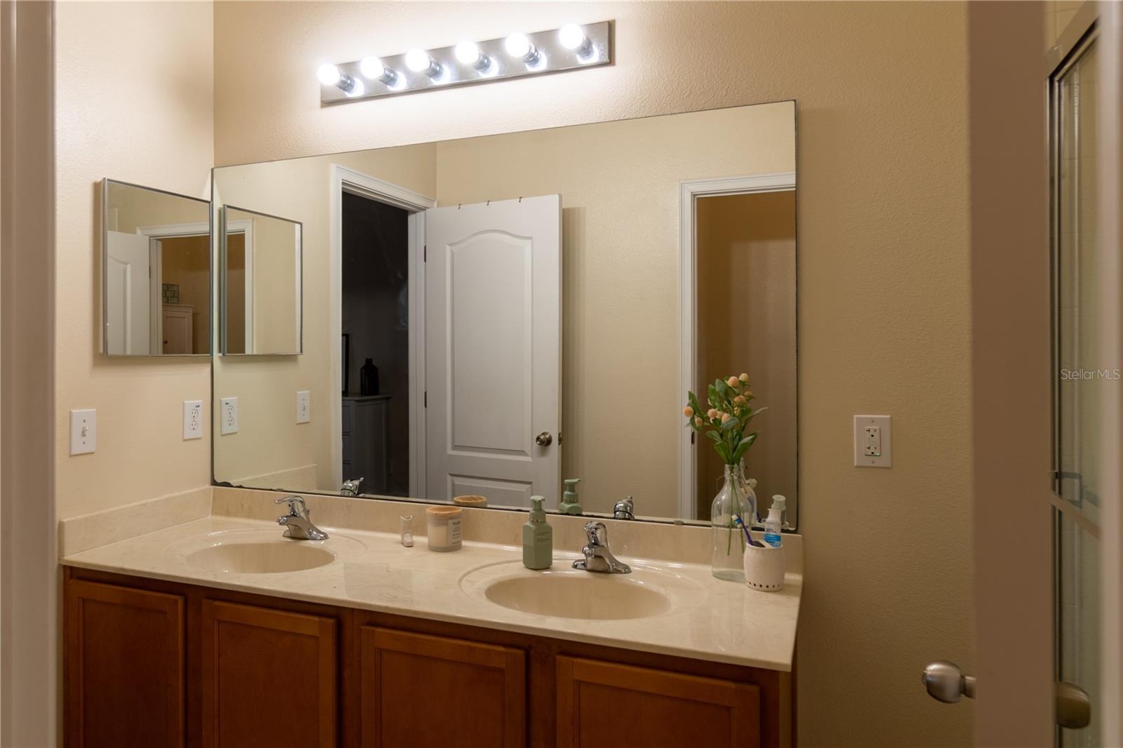 PRAIRIE LAKE RESERVE A B B2 E G - Residential