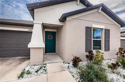 A home in WIMAUMA