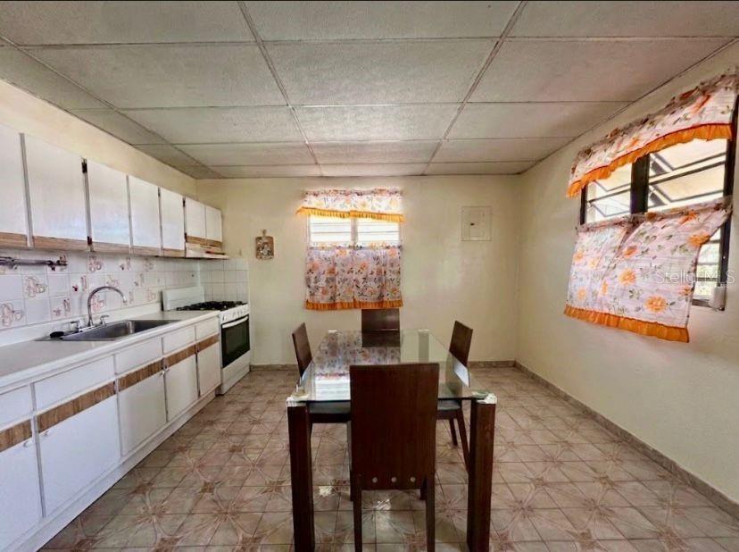 51 DUCAL ST., EXTENSION EL COMANDANTE