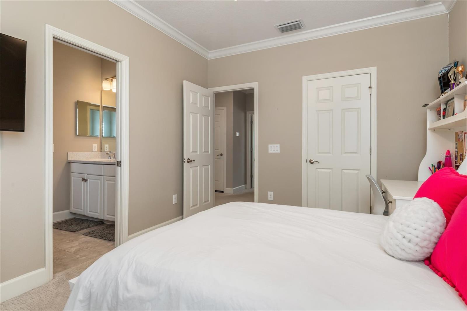 ARBOR LAKES ON PALMER RANCH - Residential