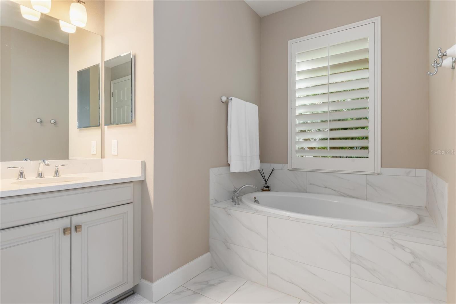 ARBOR LAKES ON PALMER RANCH - Residential