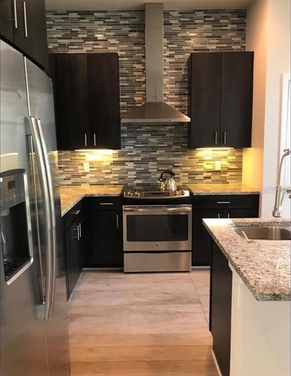 CARROLLWOOD CROSSINGS 2 - Residential Lease