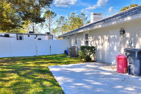 A home in AUBURNDALE