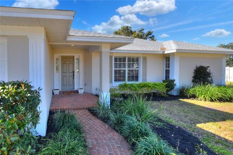 A home in AUBURNDALE