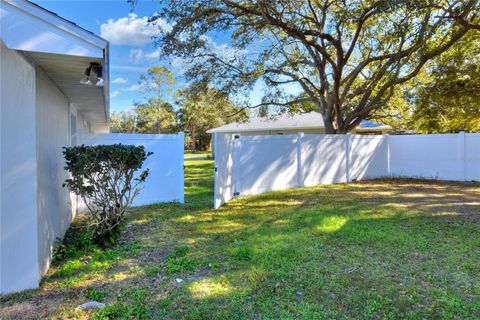 A home in AUBURNDALE