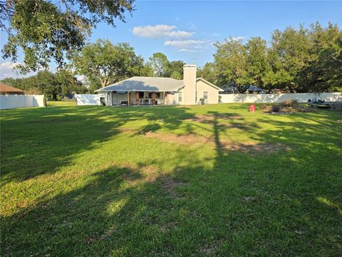 A home in AUBURNDALE