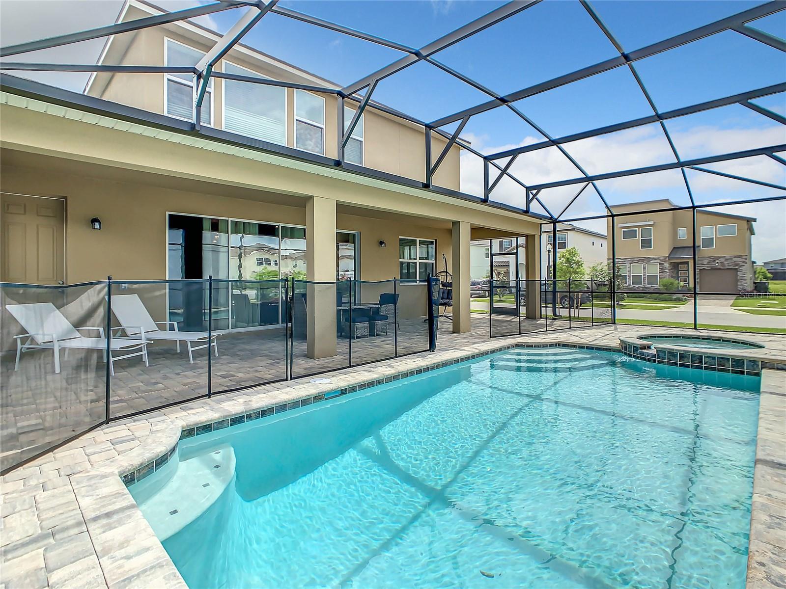8919 TROPICAL HAVEN COURT