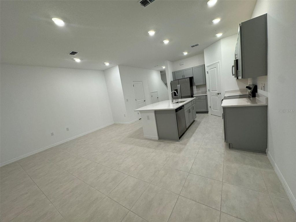 Photo of 2978 Canary Avenue, Davenport, FL 33837 (MLS # S5142396)