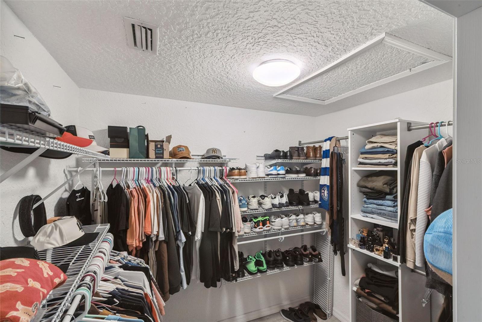 ROYAL TRAILS UNIT 01 - Residential