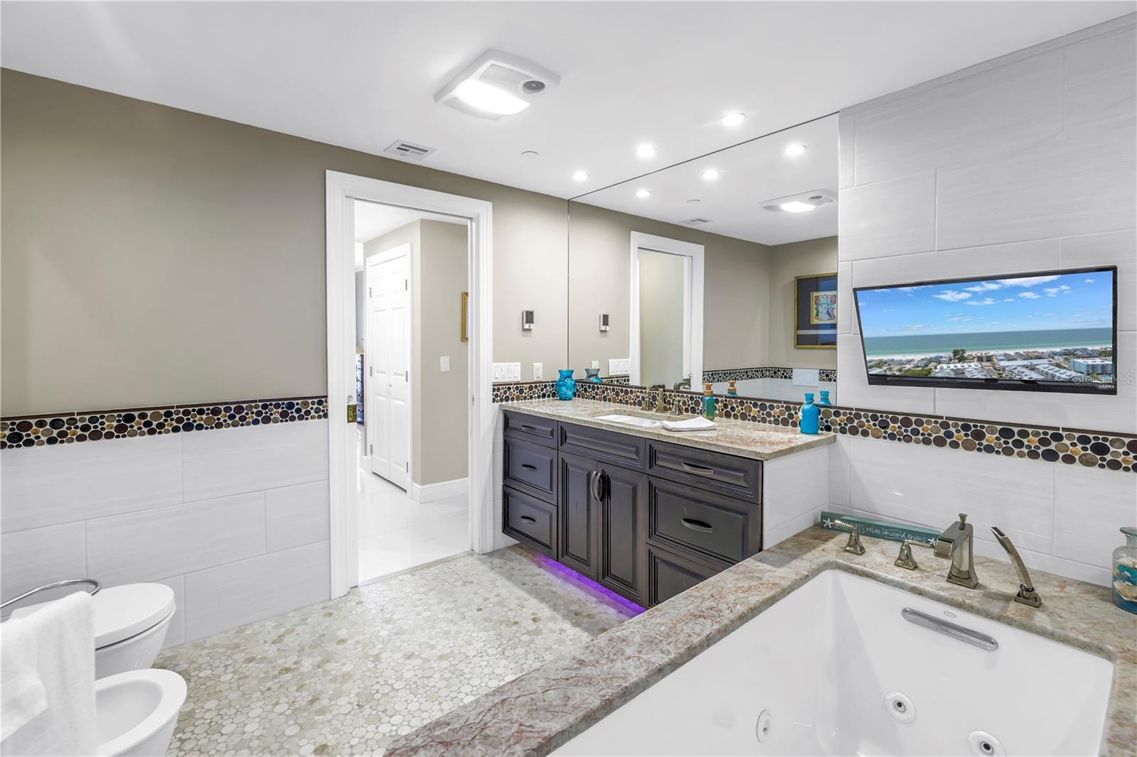 BAREFOOT TERRACE CONDO - Residential